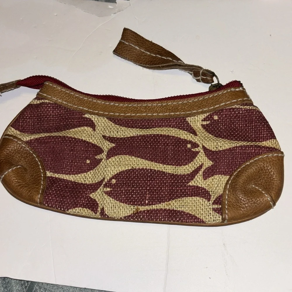 GAP RED AND TAN LEATHER FISH WRISTLET SUPER CUTE PRELOVED